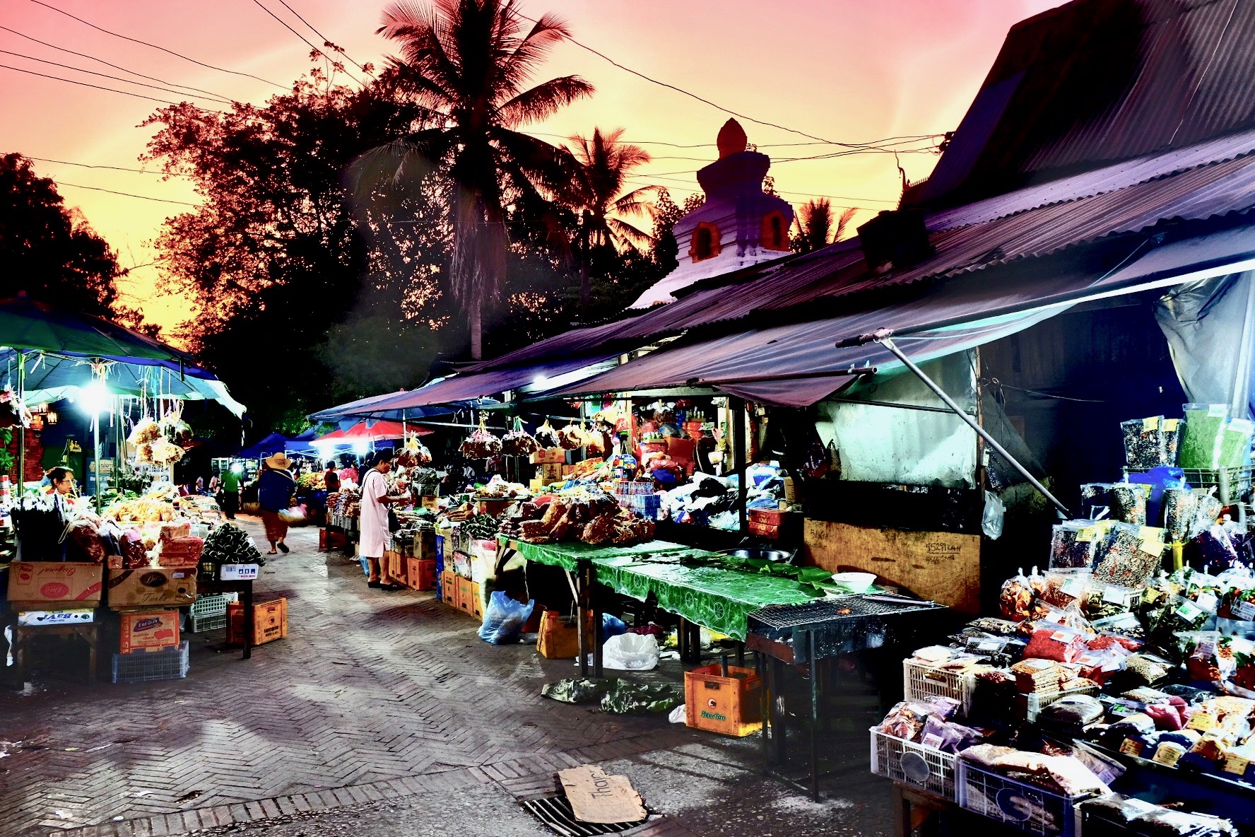 ringkamp-fotodesign-laos-luang prabang-markt-nacht